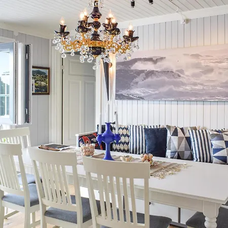 Gorgeous In Os With Kitchen Haljem